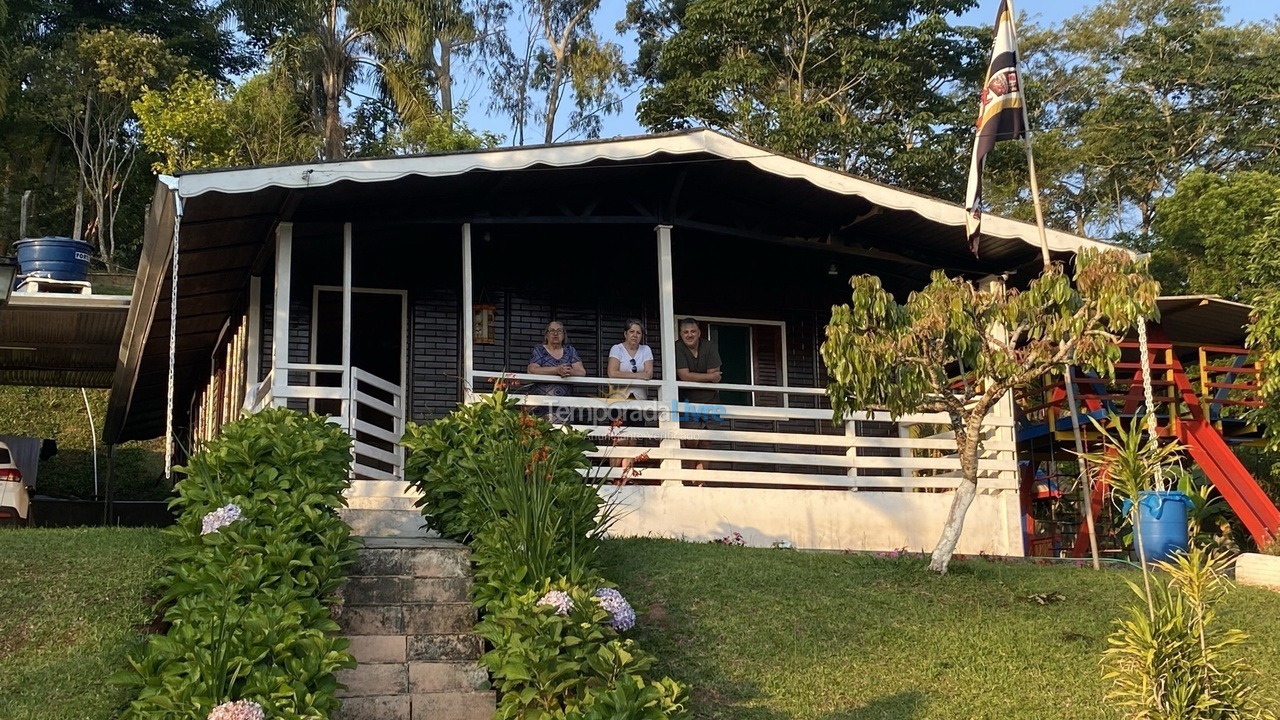 Granja para alquiler de vacaciones em Biritiba Mirim (Pomar do Carmo)