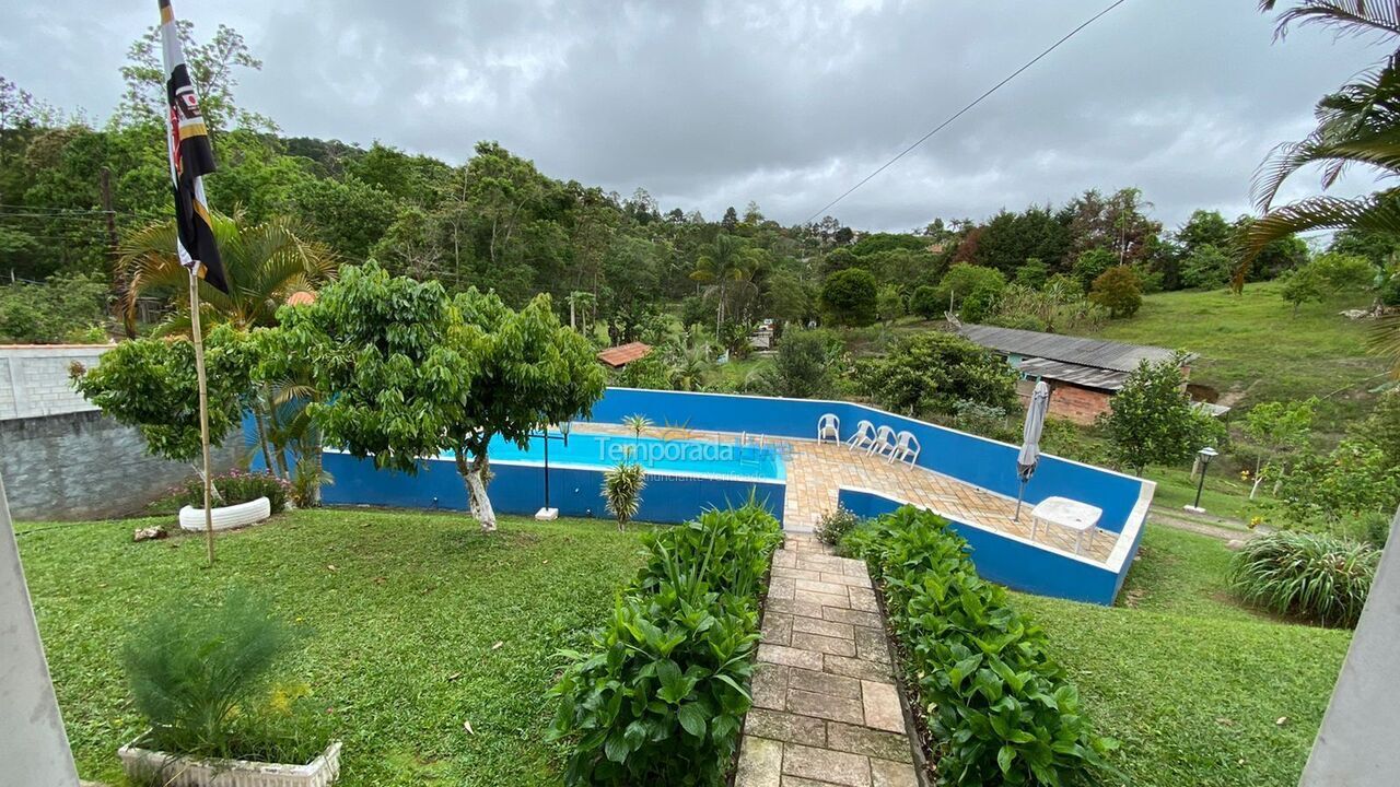 Granja para alquiler de vacaciones em Biritiba Mirim (Pomar do Carmo)