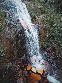 Riverside chalet with waterfalls - 4 hours from Rio and SP