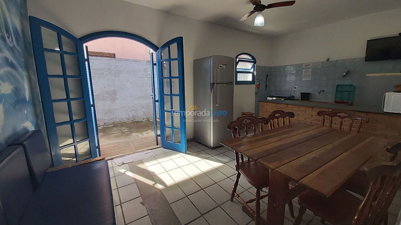 Casa para aluguel de temporada em Ubatuba (Maranduba)