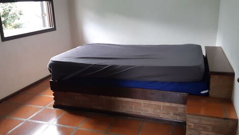 0108.00 - House in Maranduba with 4 Bedrooms for 12 People at...