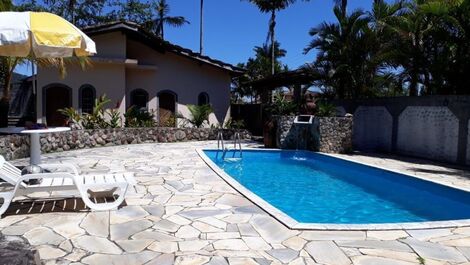 Casa para alugar em Ubatuba - Lagoinha
