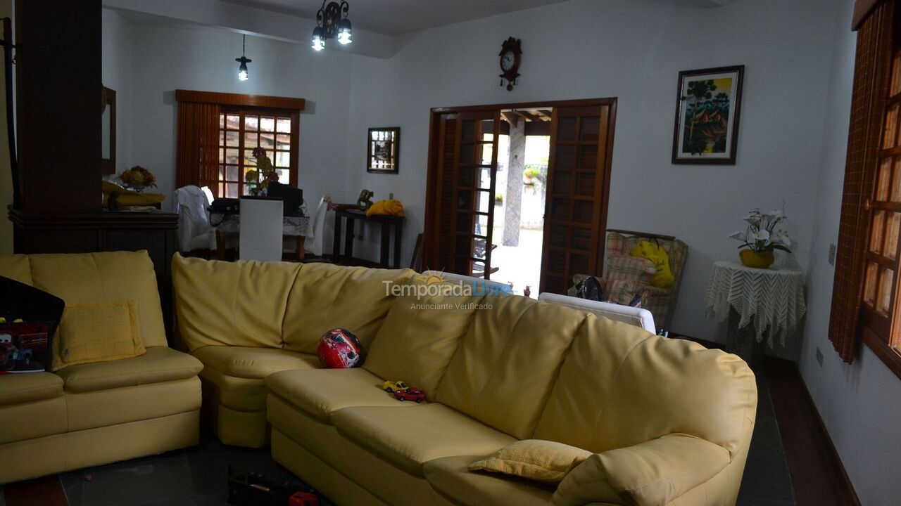 Casa para aluguel de temporada em Ubatuba (Lagoinha)