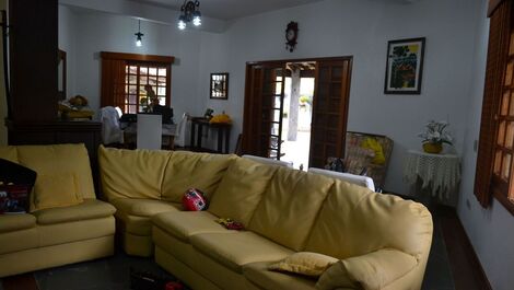 0179.00 - Casa - Lagoinha - 5 Dorm - 15 Pessoas - Piscina