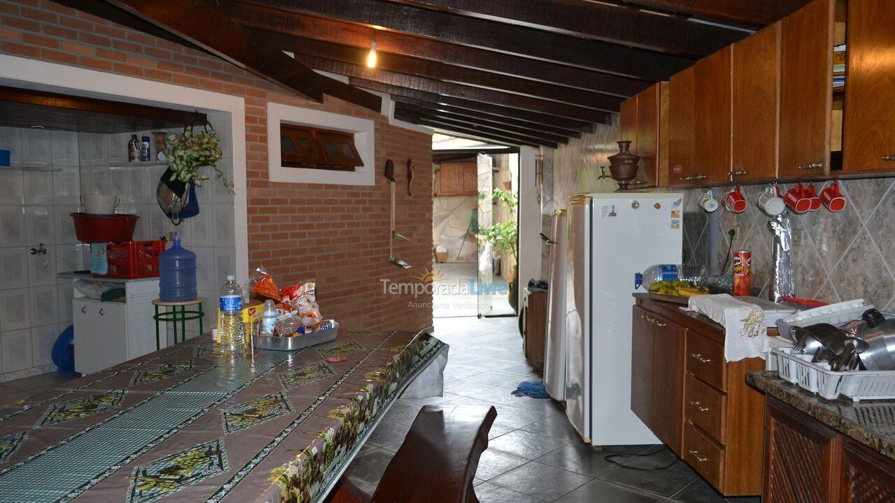 Casa para aluguel de temporada em Ubatuba (Lagoinha)