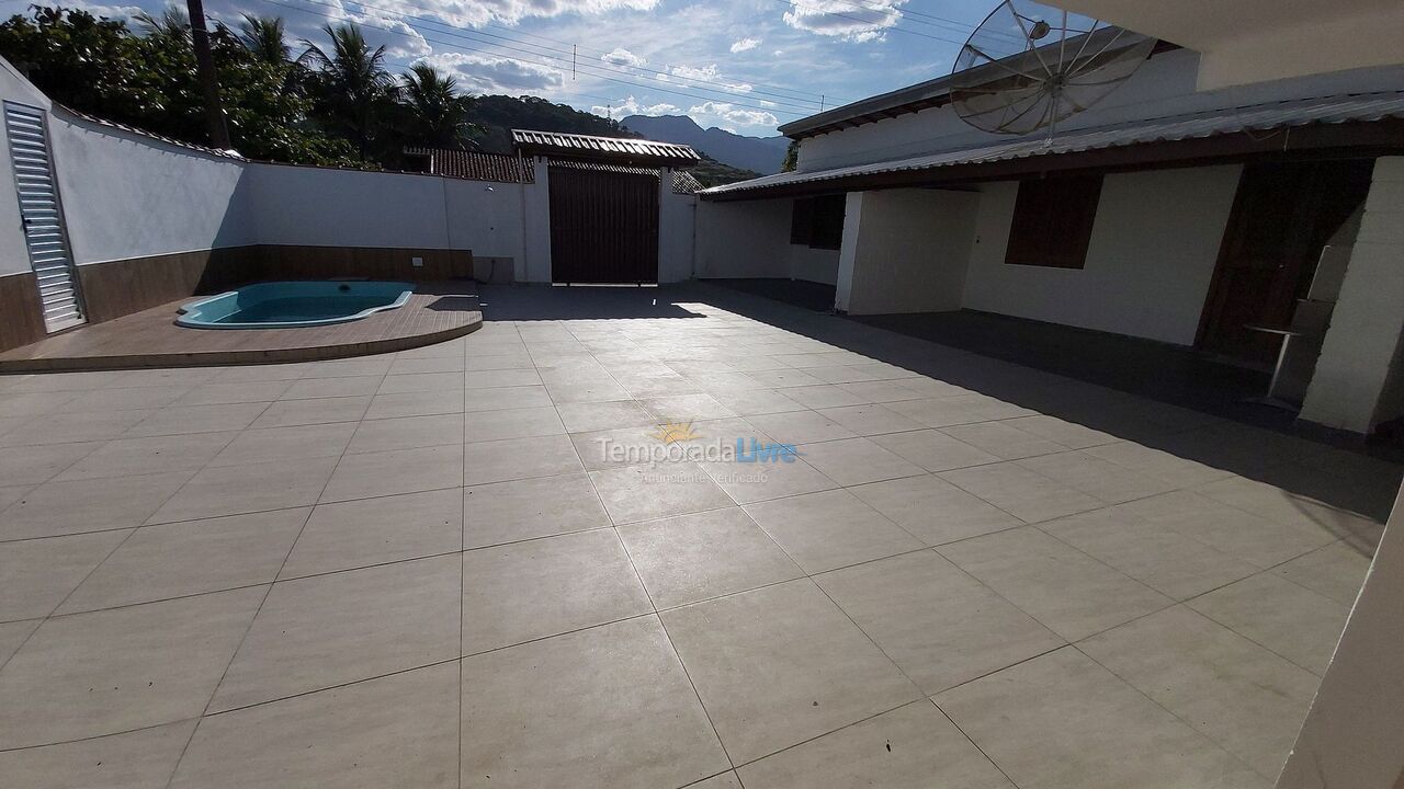 Casa para aluguel de temporada em Ubatuba (Maranduba)