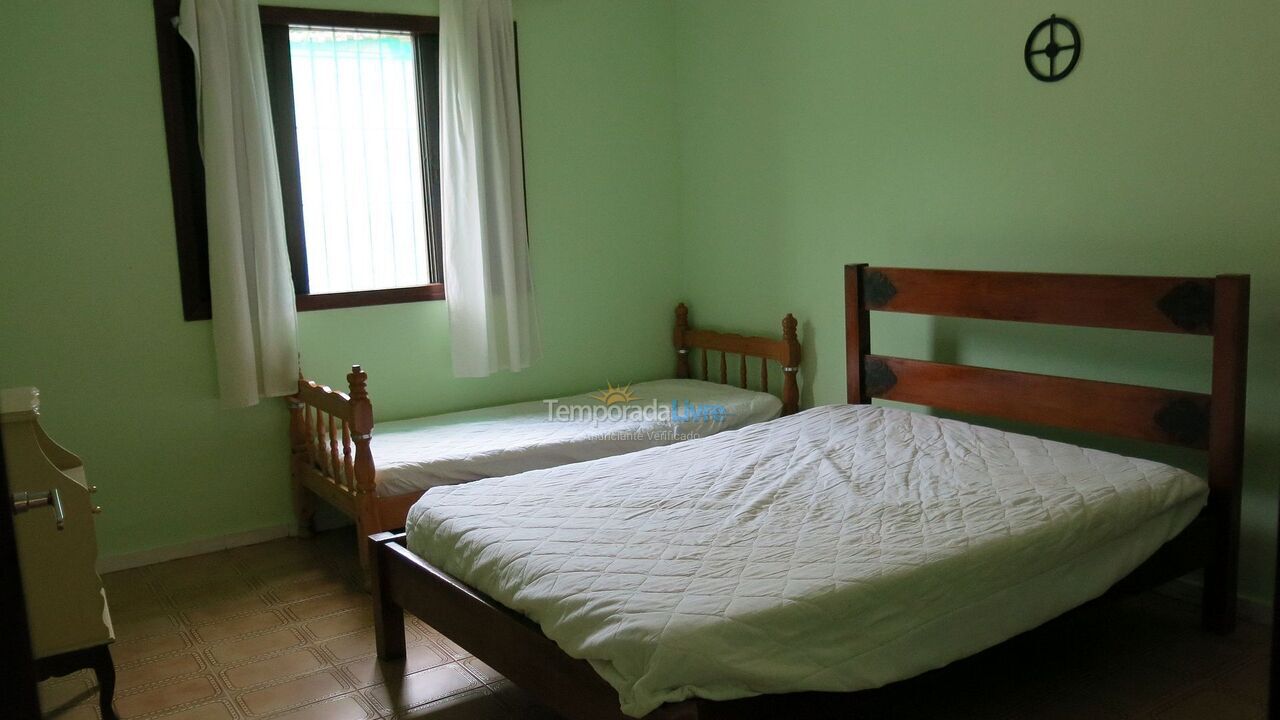 Casa para alquiler de vacaciones em Ubatuba (Maranduba)