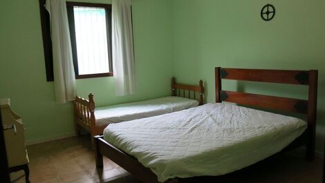 0052.00 - Maranduba - Casa - 5 Dormitorios - 12 Pers - 100M Del Mar...