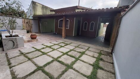 0352.00 - Maranduba - Casa - 3 Dorm - 1 Dorm Mezanino - 3 Ar...