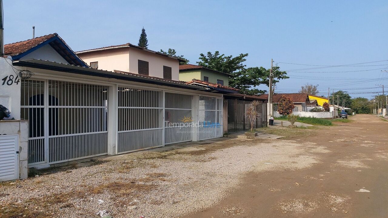 Casa para aluguel de temporada em Ubatuba (Maranduba)
