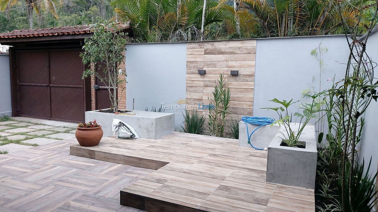 Casa para aluguel de temporada em Ubatuba (Maranduba)