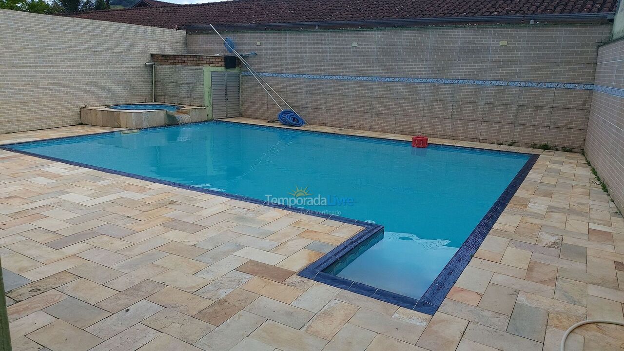 Casa para aluguel de temporada em Ubatuba (Maranduba)