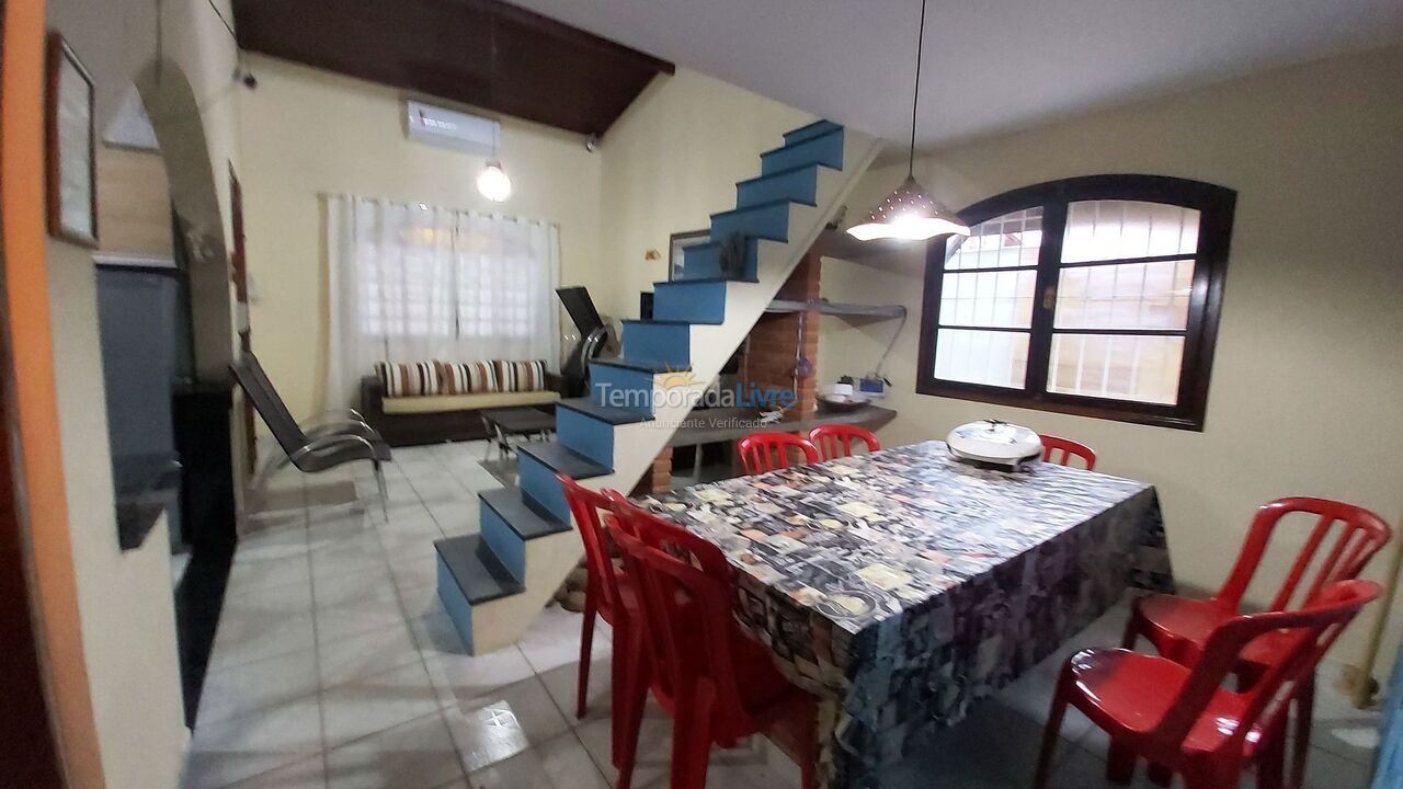 Casa para aluguel de temporada em Ubatuba (Maranduba)