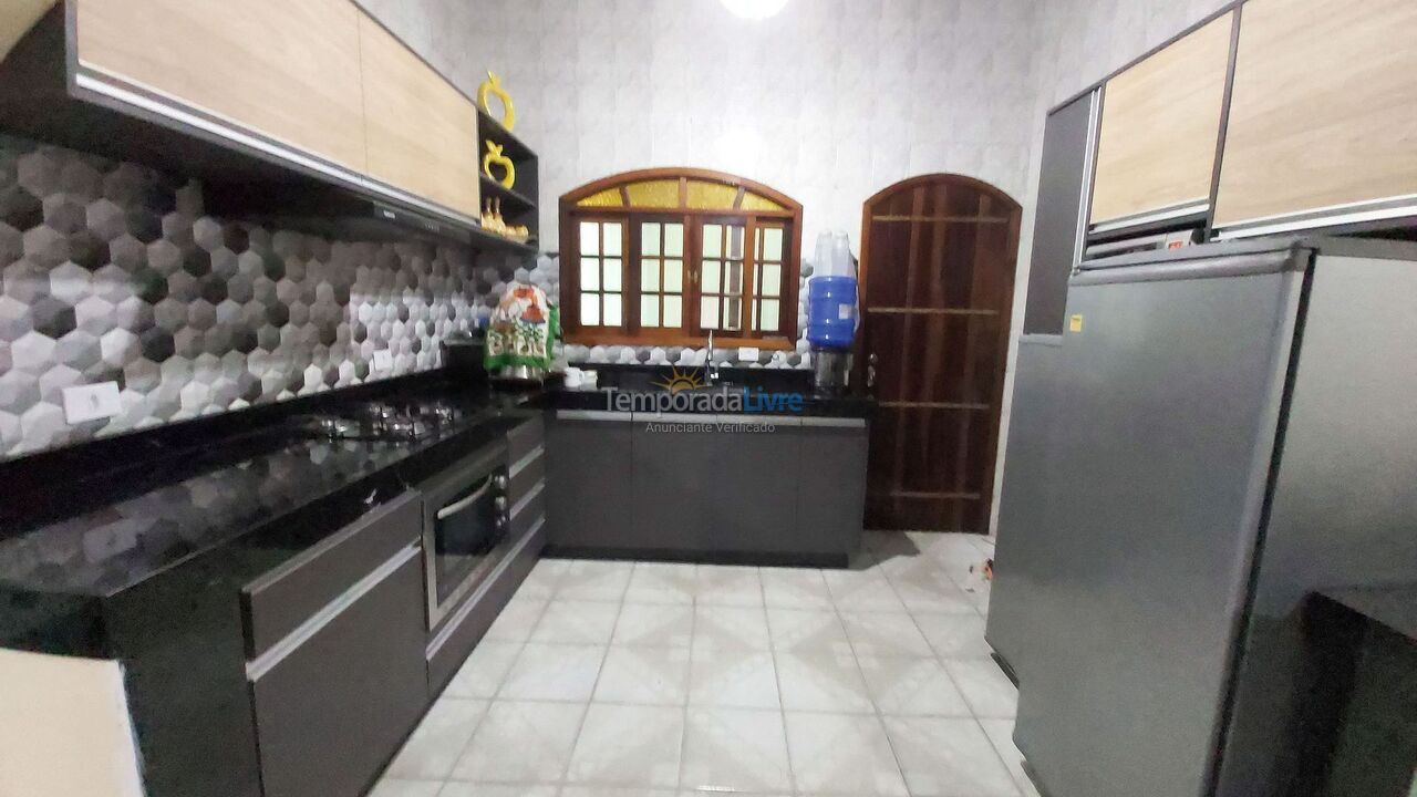 Casa para aluguel de temporada em Ubatuba (Maranduba)