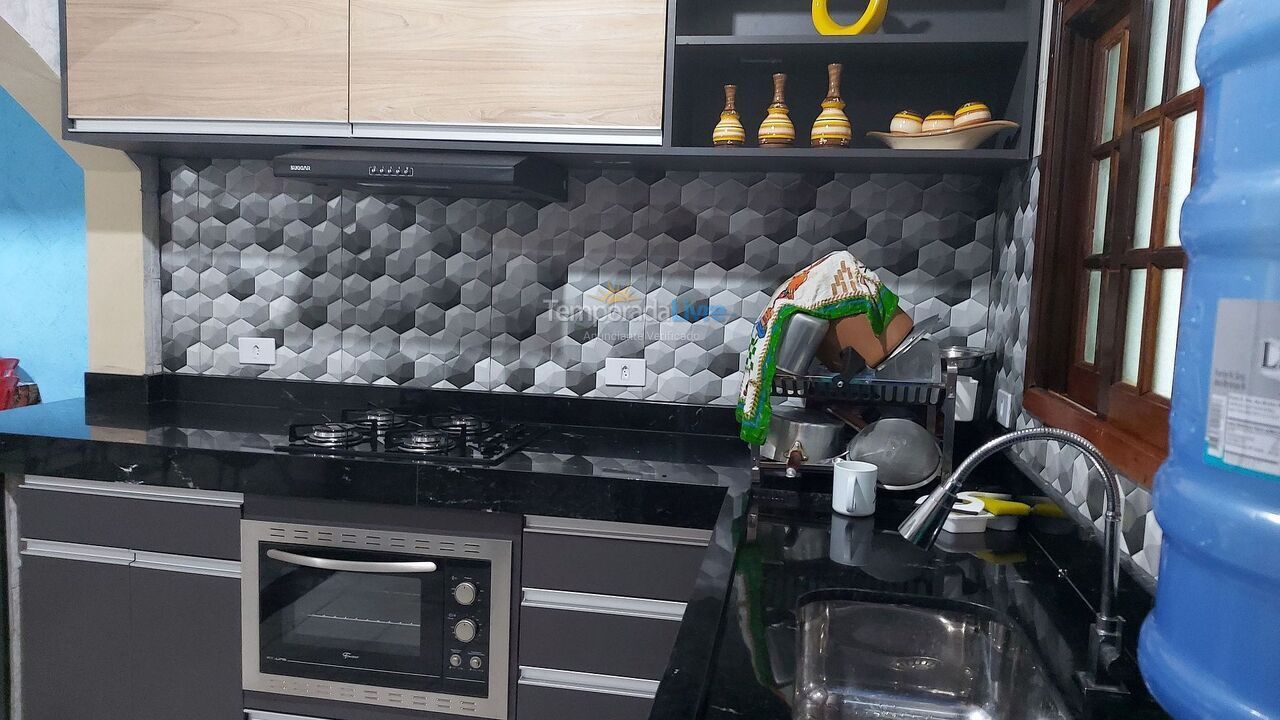 Casa para aluguel de temporada em Ubatuba (Maranduba)