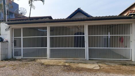 0005.04 - Maranduba - House - 3 Bedrooms - 14 Pers - 400M From The Sea -...