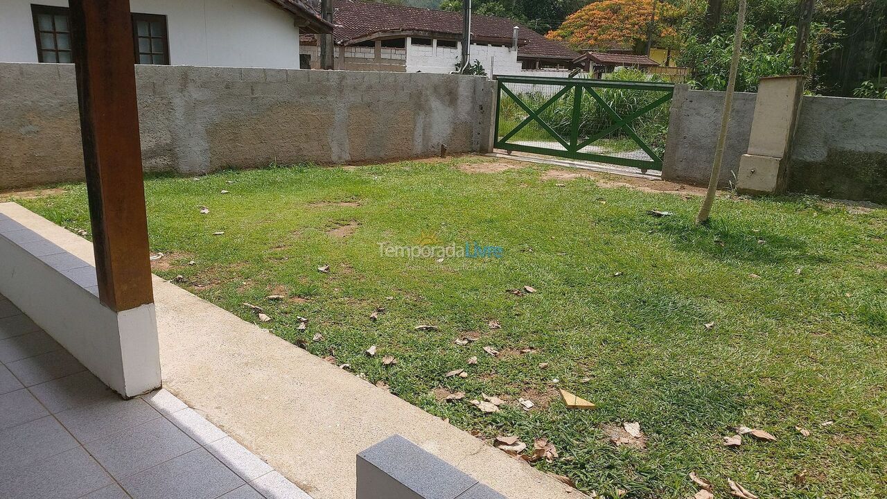 Casa para aluguel de temporada em Ubatuba (Maranduba)