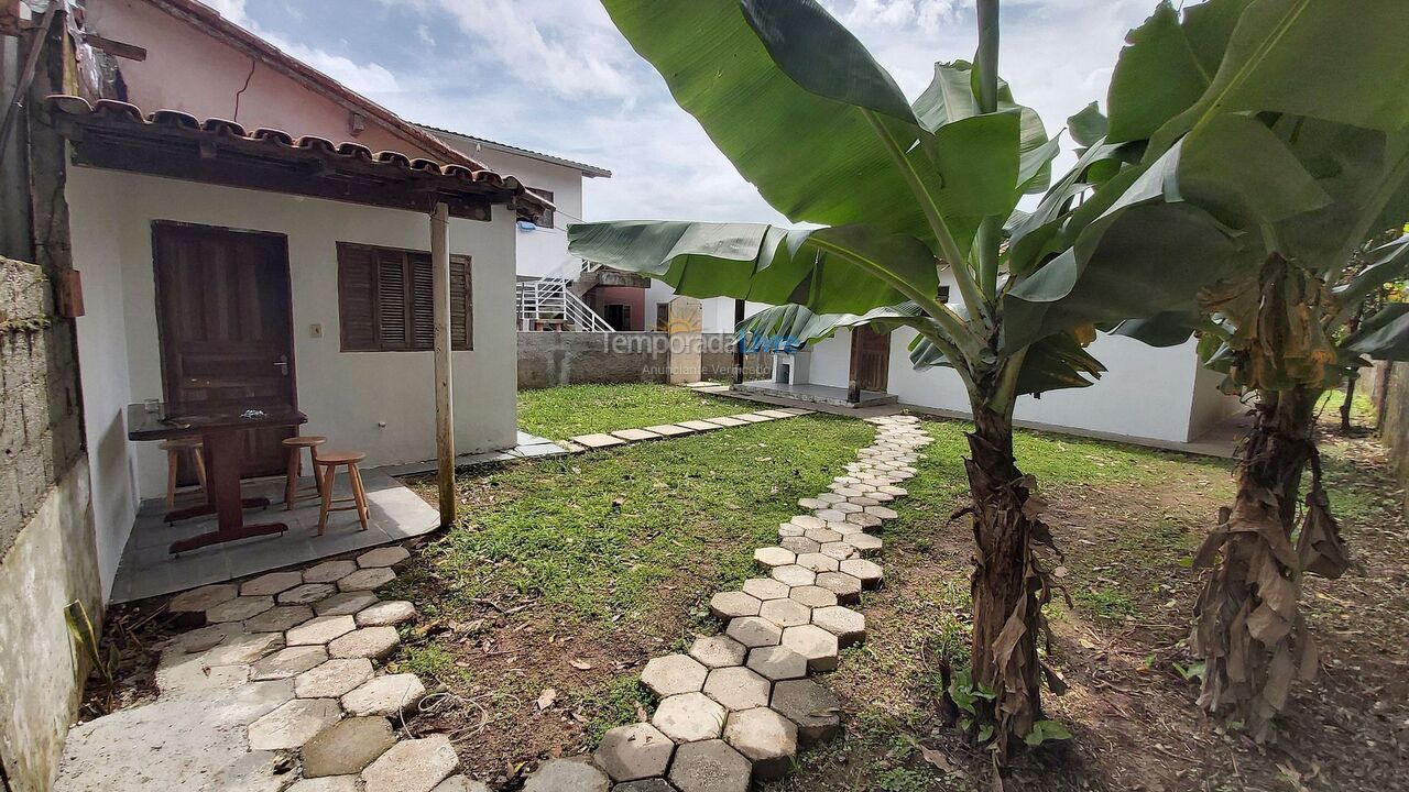 Casa para aluguel de temporada em Ubatuba (Maranduba)
