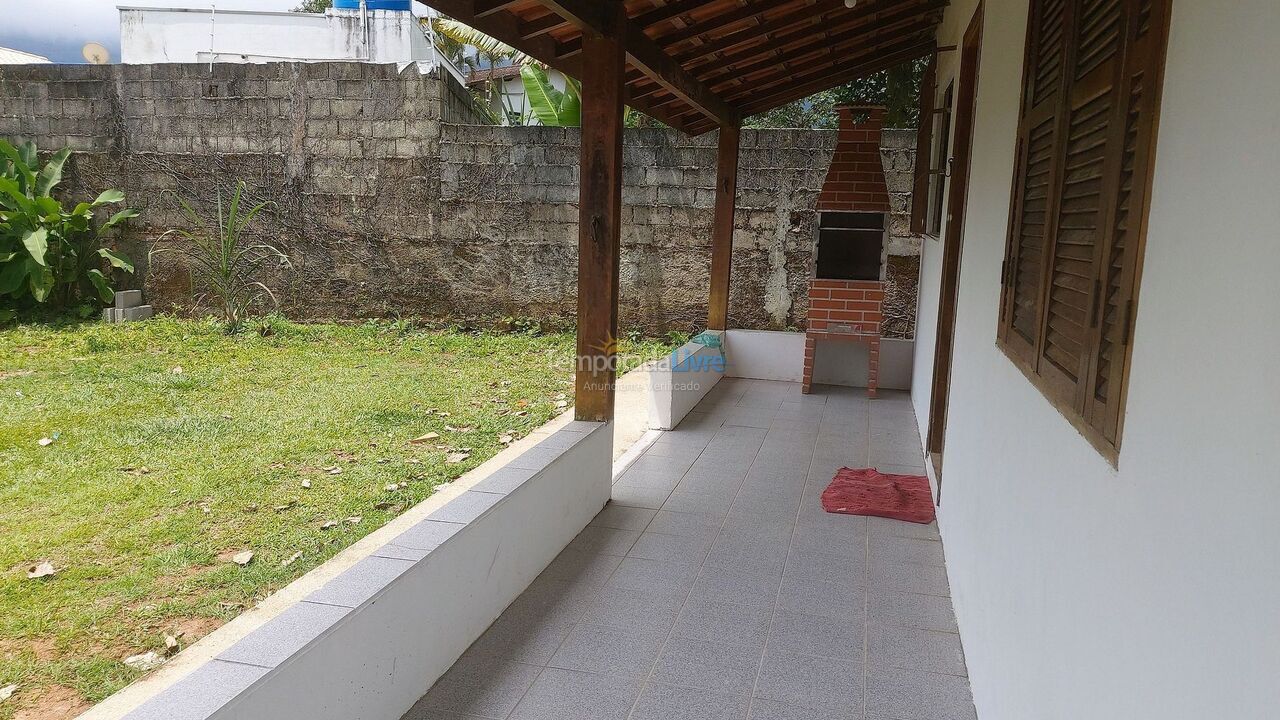 Casa para aluguel de temporada em Ubatuba (Maranduba)