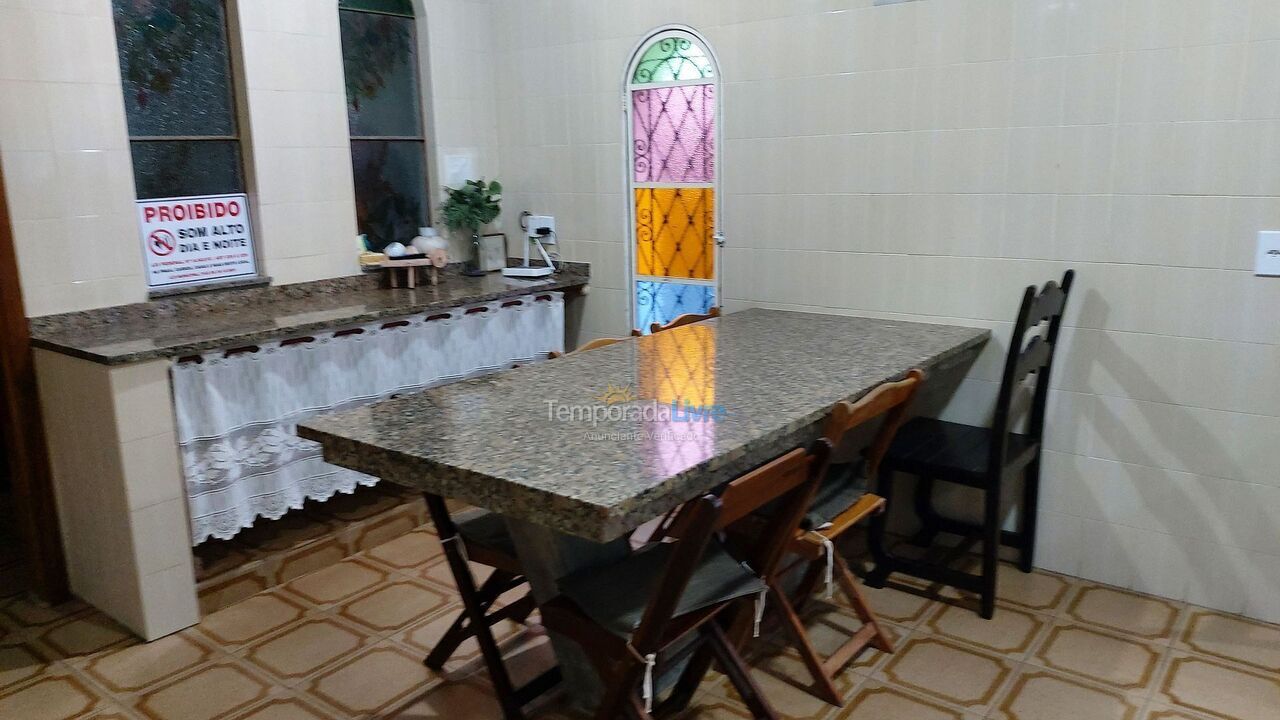 Casa para aluguel de temporada em Ubatuba (Maranduba)