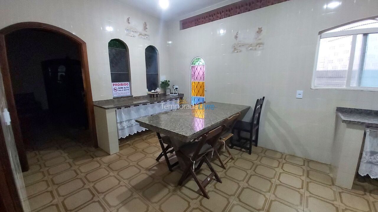 Casa para aluguel de temporada em Ubatuba (Maranduba)