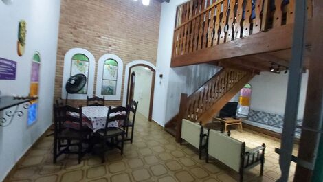 0060.00 - Maranduba - Casa Com Piscina - 5 Dorm - 12 Pess - 60M Do Mar