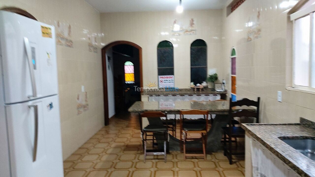 Casa para aluguel de temporada em Ubatuba (Maranduba)