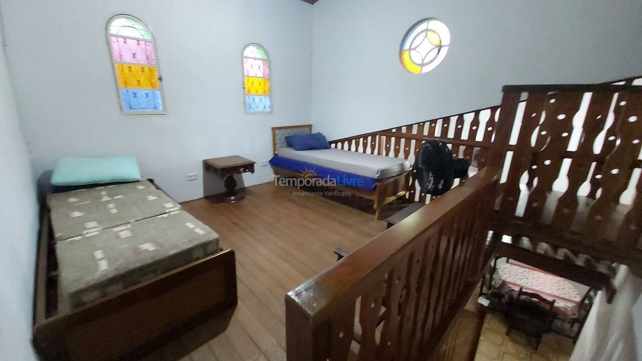 Casa para aluguel de temporada em Ubatuba (Maranduba)