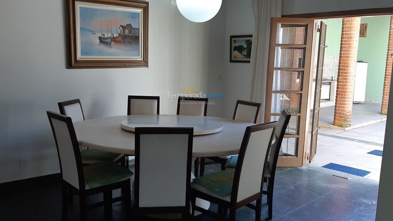 Casa para aluguel de temporada em Ubatuba (Praia do Sape)