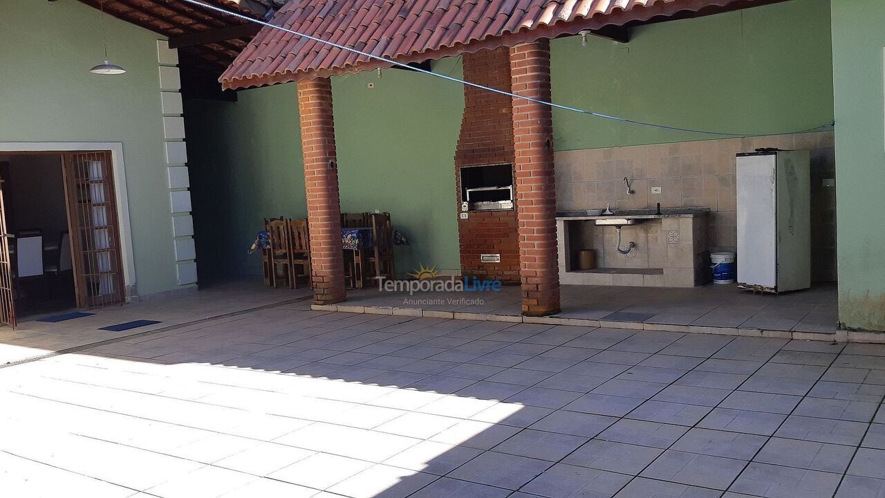 Casa para aluguel de temporada em Ubatuba (Praia do Sape)