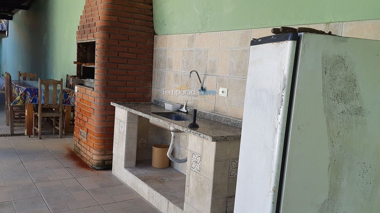 Casa para aluguel de temporada em Ubatuba (Praia do Sape)