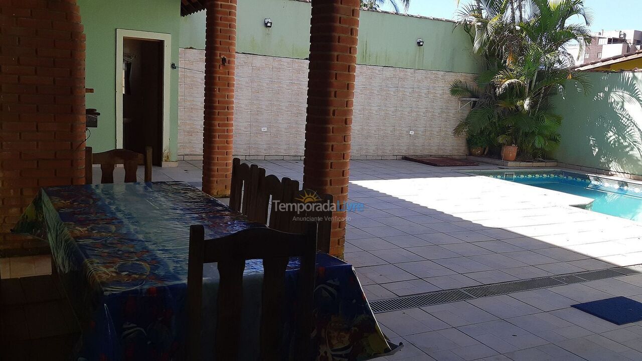 Casa para aluguel de temporada em Ubatuba (Praia do Sape)