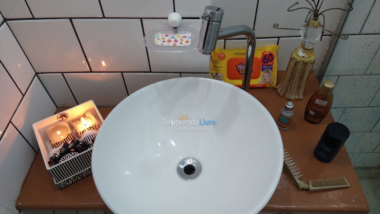 Apartamento para aluguel de temporada em Guarujá (Pitangueiras)