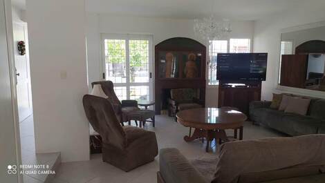 GUARANTEE EXCELLENT VACATION BEAUTIFUL HOUSE NEAR BEACH CENTRO CANASVIEIRAS