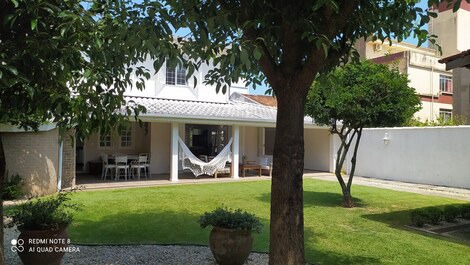 GUARANTEE EXCELLENT VACATION BEAUTIFUL HOUSE NEAR BEACH CENTRO CANASVIEIRAS