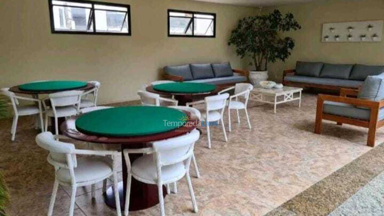 Apartamento para aluguel de temporada em Florianópolis (Praia Brava)