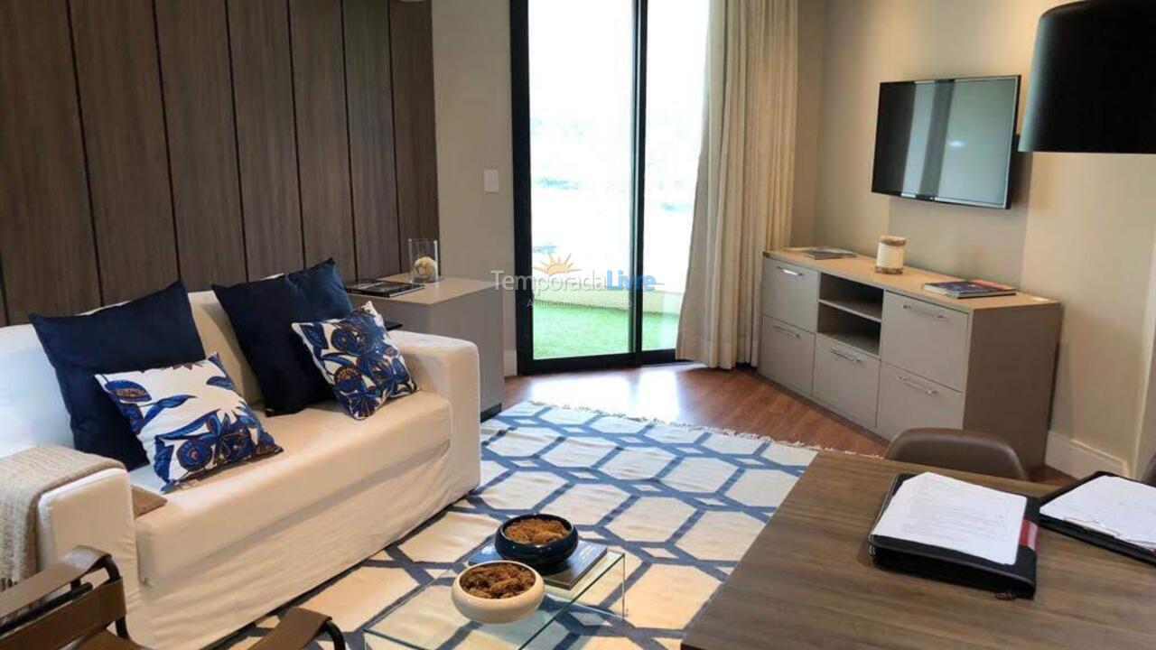 Apartamento para aluguel de temporada em Florianópolis (Praia Brava)