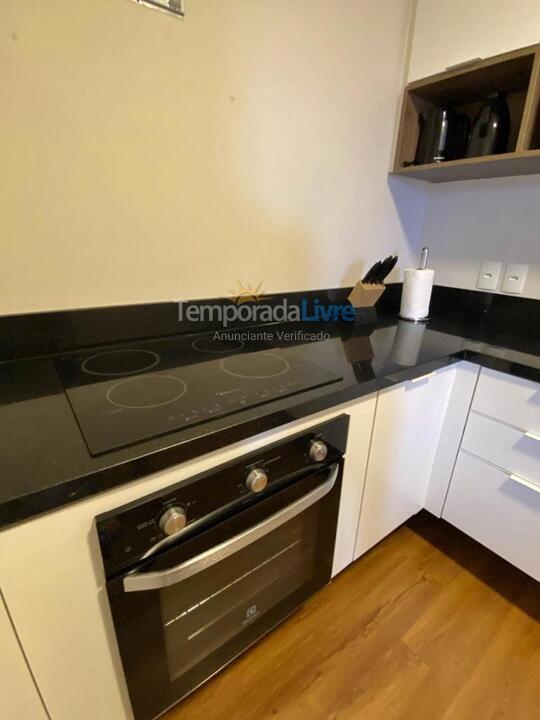 Apartamento para aluguel de temporada em Florianópolis (Praia Brava)