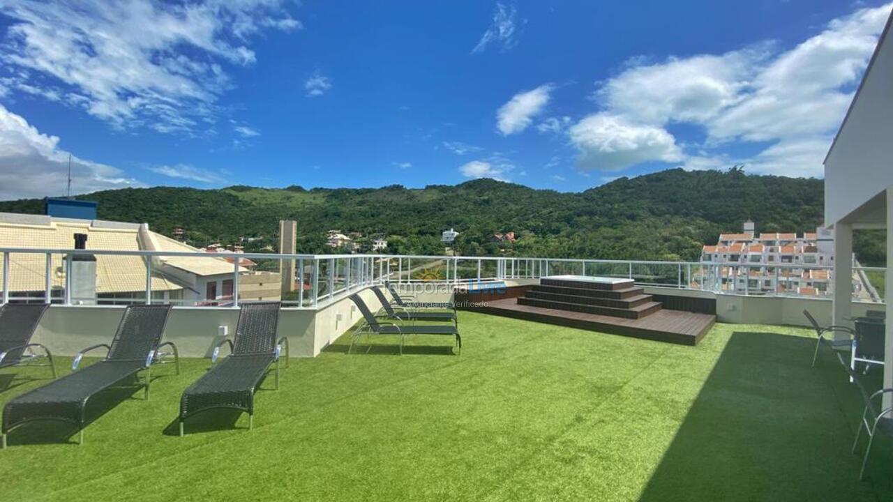 Apartamento para aluguel de temporada em Florianópolis (Praia Brava)