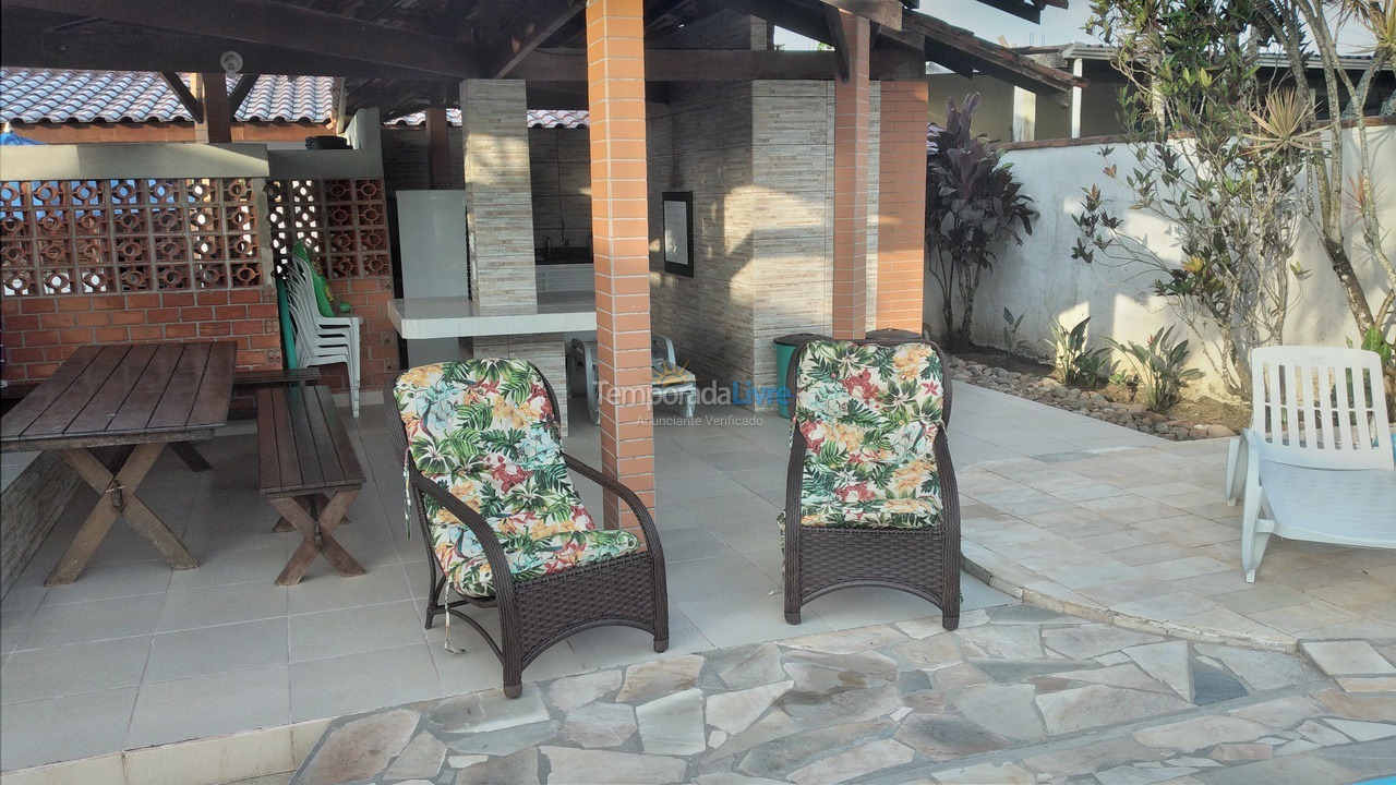 Casa para alquiler de vacaciones em Guaratuba (Balneário Eliane)