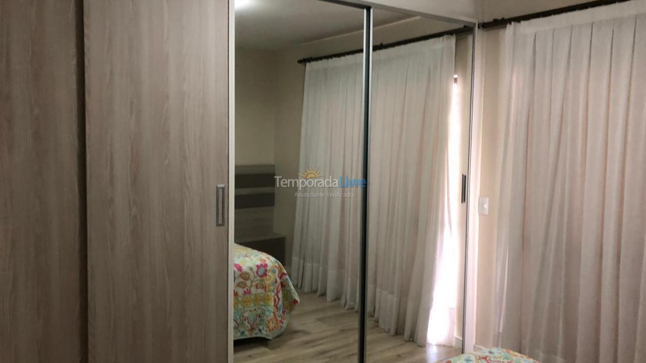 Apartment for vacation rental in Itapema (Meia Praia)