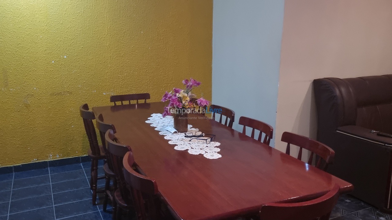 Casa para aluguel de temporada em Cabo Frio (Unamar)