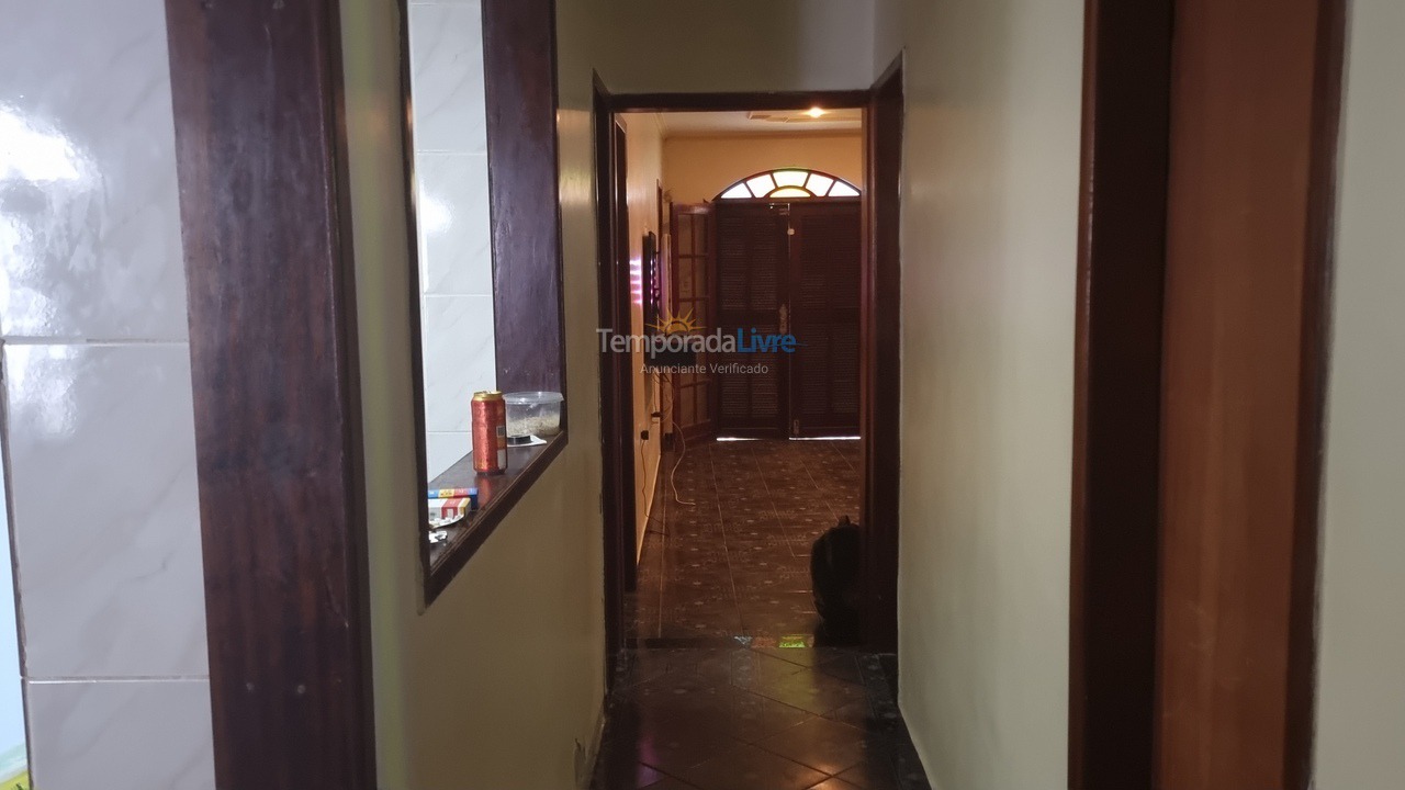 Casa para aluguel de temporada em Cabo Frio (Unamar)