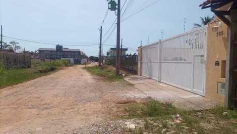 Casa a 400 metros de la playa de Maranduba