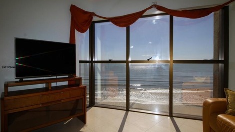 ́ ONLY THE SEA IN FRONT OF YOU!