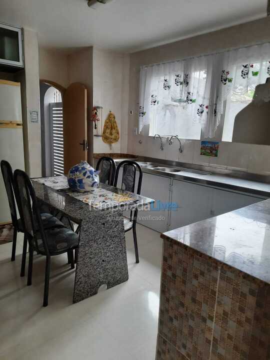 Casa para aluguel de temporada em Guarujá (Praia do Pernambuco)