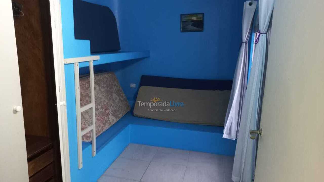 Casa para aluguel de temporada em Guarujá (Praia do Pernambuco)