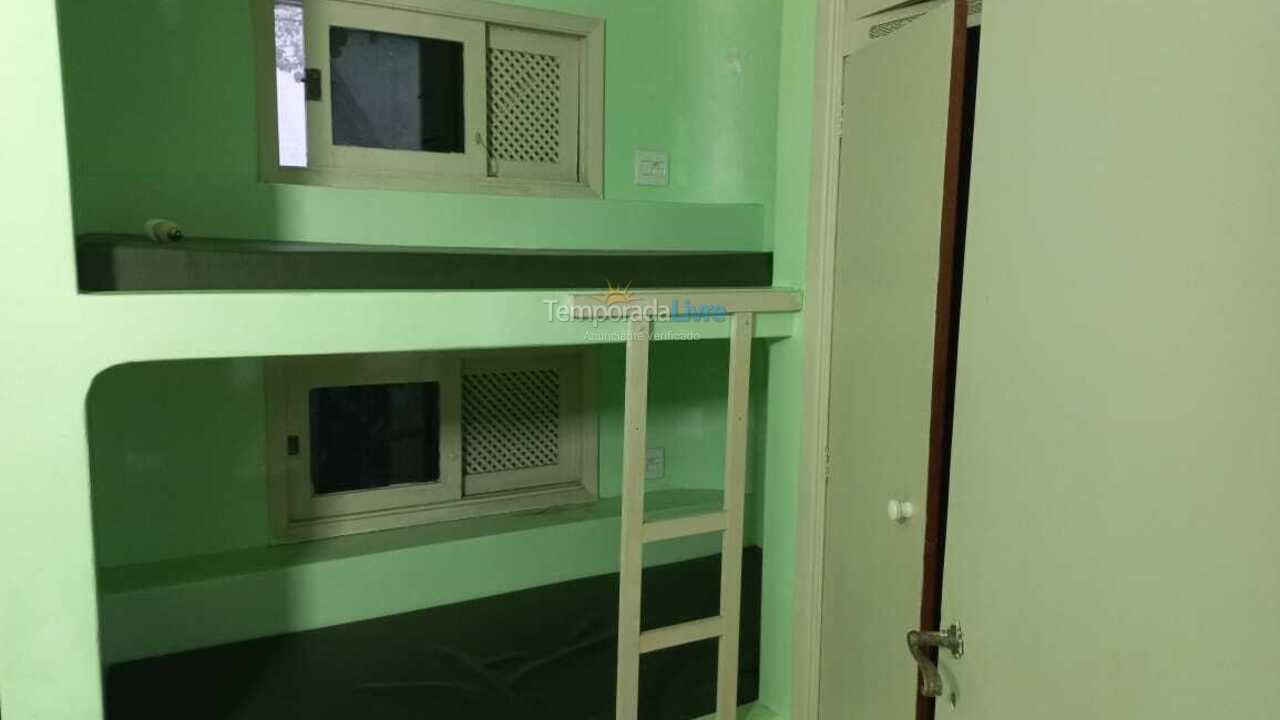 Casa para aluguel de temporada em Guarujá (Praia do Pernambuco)