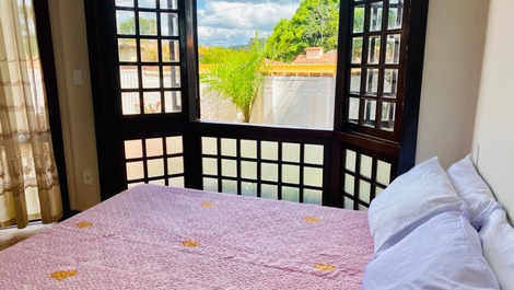 Casa de 4 Suites com piscina a 1200m da praia