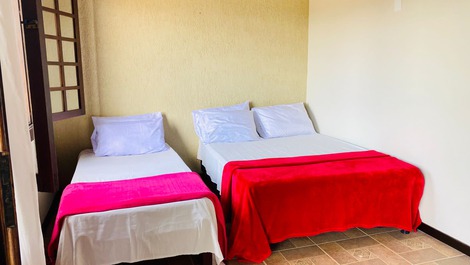 Casa de 4 Suites com piscina a 1200m da praia